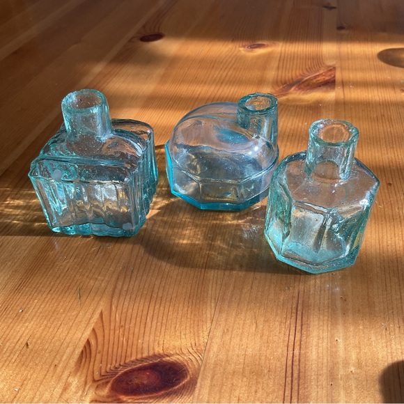ANTIQUE TEAL GLASS INK BOTTLES VICTORIAN ICE BLUE LOT OF 3 VINTAGE SCARCE! - Picture 2 of 15
